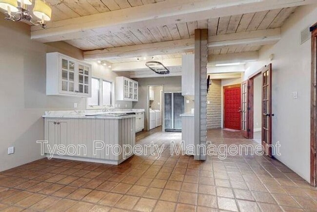 Building Photo - 6208 Sabre Ct NW