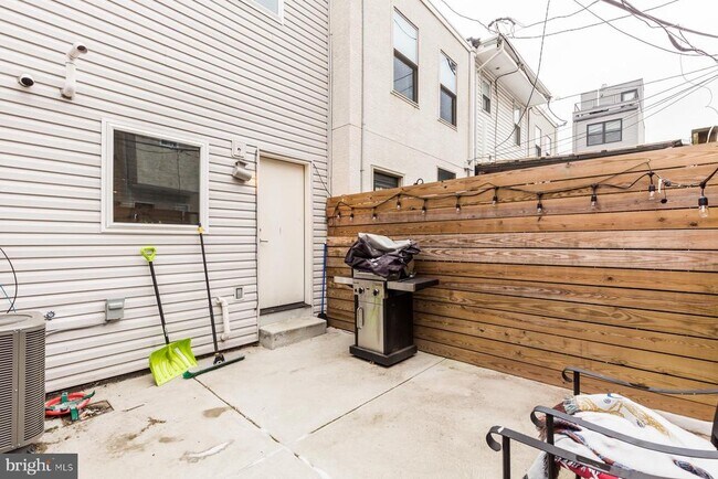Building Photo - 3016 Baltz St