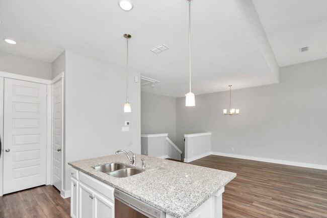 Building Photo - 713 Strawberry Pines Ct
