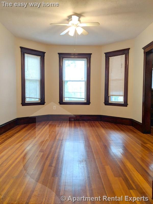 Building Photo - 11 New Hampshire Ave