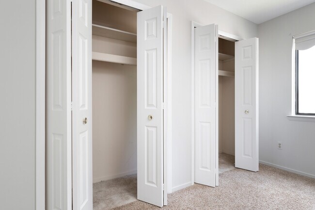 Building Photo - 16446 Clarkson Dr