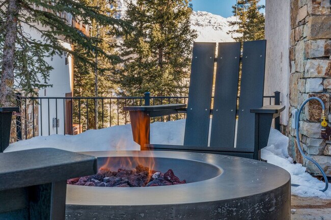 Building Photo - 116 Winterleaf Dr