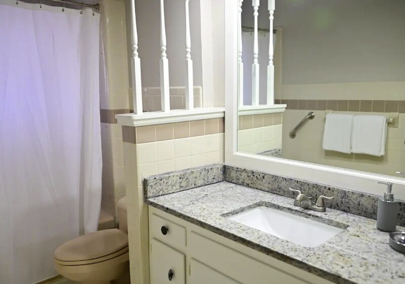 Building Photo - 611 Balboa Dr