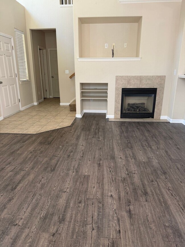 Building Photo - 3bd/2.5ba townhome in Shasta View Gardens