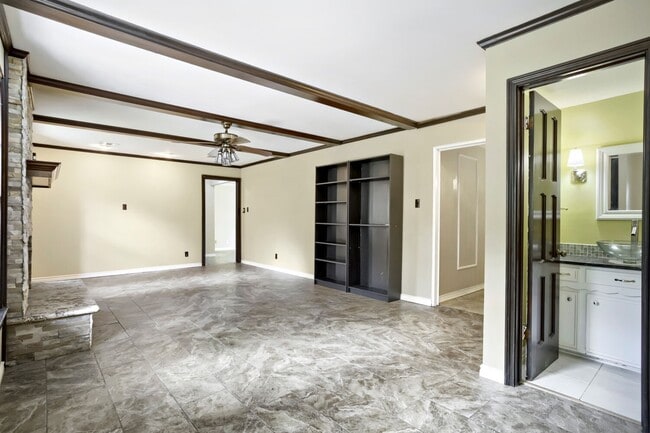 Building Photo - 10903 Tupper Lake Dr