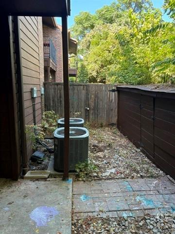 Building Photo - 7522 Holly Hill Dr