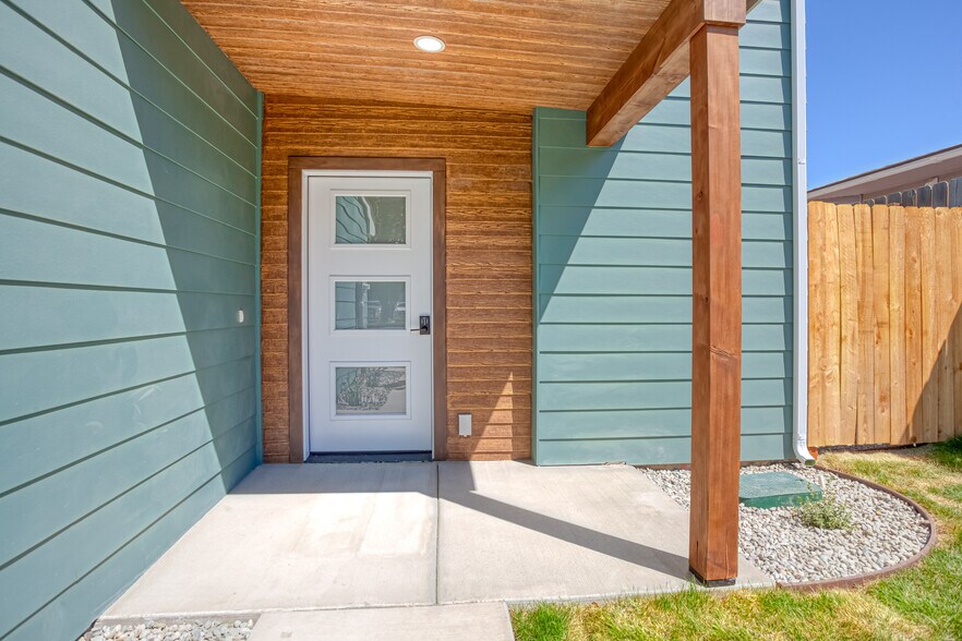 Building Photo - 1205 Fuller St