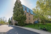 Building Photo - 260 W Montgomery Ave