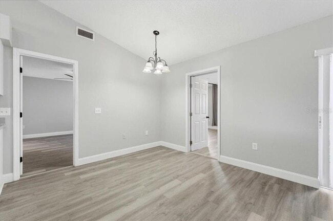 Building Photo - 985 Highland Crest Cir