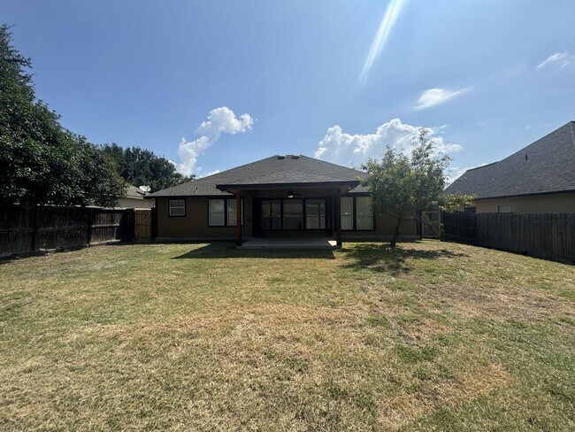 Building Photo - 2062 N Ranch Estates Blvd