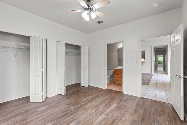 Building Photo - Massive 3 Bedroom, 3 Bath Duplex