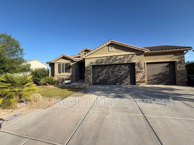 Building Photo - 469 E Barcelona Dr