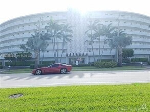 Building Photo - 2505 S Ocean Blvd