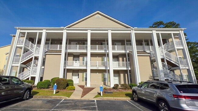 Building Photo - 5810 Longwood Dr