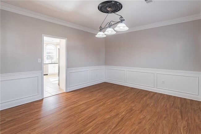 Building Photo - 3147 Crestmont Way NW