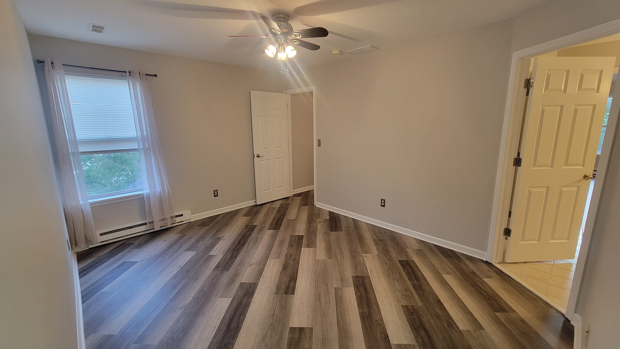 Building Photo - 615 Hilltop Ter