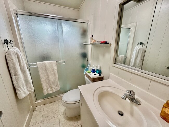 Building Photo - 1219 Ala Aolani St