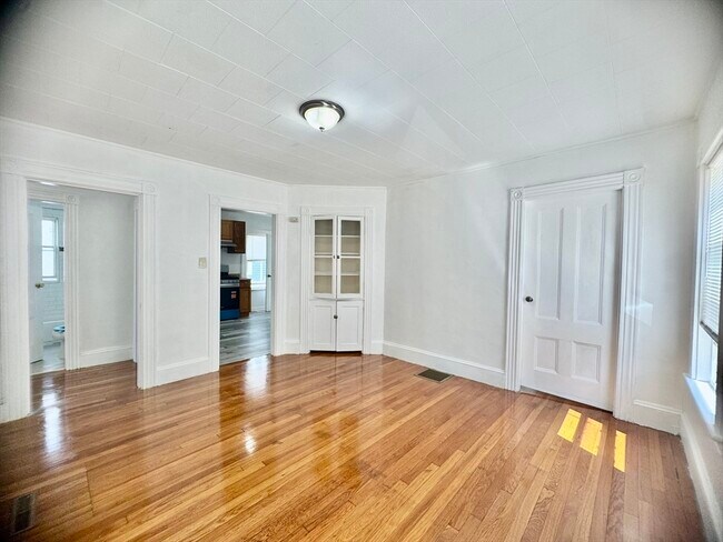 Building Photo - 68 Farrington St