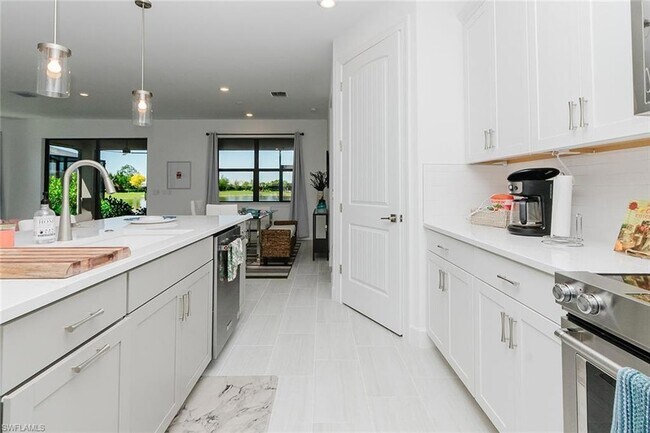 Building Photo - 5939 Gala Dr