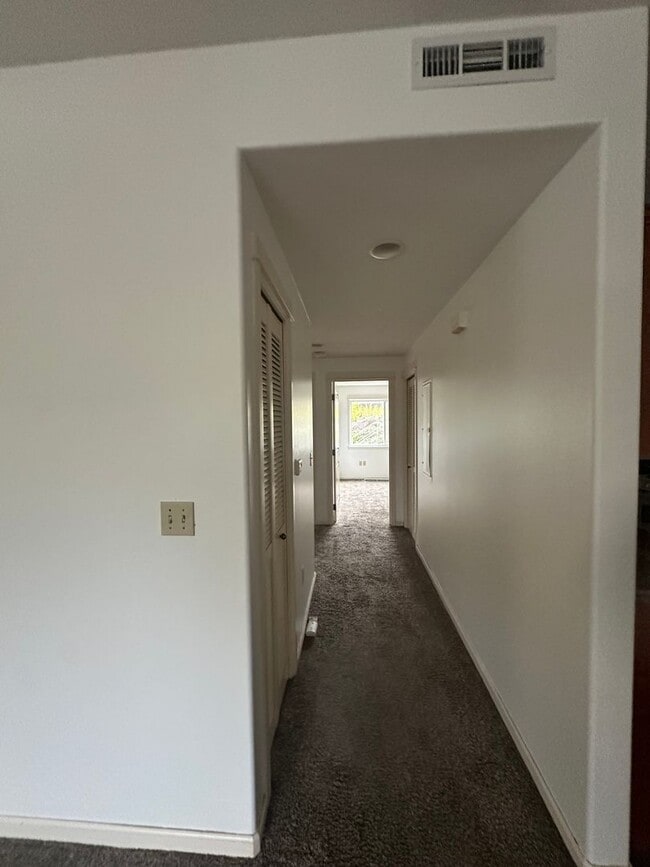 Building Photo - Newly renovated Two-bedroom apartment in A...