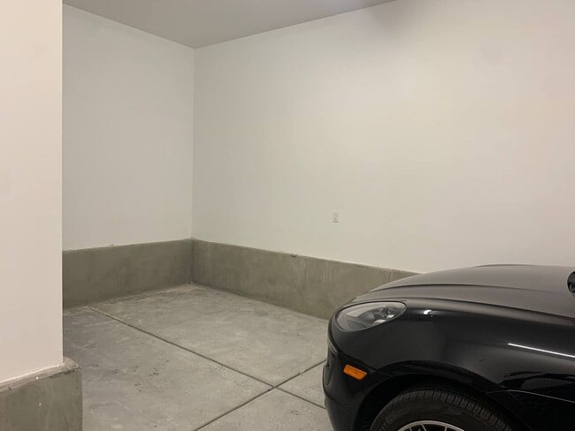Building Photo - Stunning New Build, 1st Level, Single Level, Condo **55+ COMMUNITY**