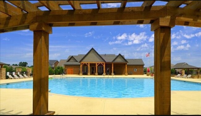 Million dollar pool @ the Clubhouse - 1816 Riverbirch Lane