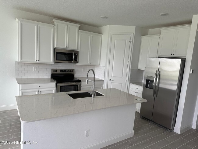Building Photo - 113 Inkwood Ct