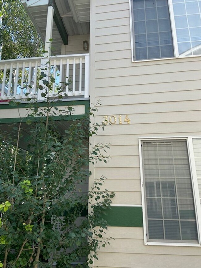 Building Photo - 2 Bedroom 2 Bath Centrally Located Condo