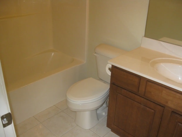 Building Photo - Spacious 3 bedroom townhouse in Dove Creek Subdivision!        20260504