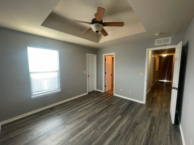 Building Photo - Italian Estates Property Management