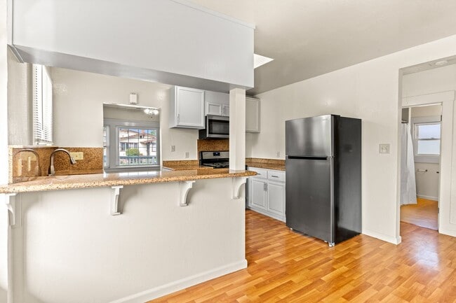 Building Photo - Beautiful Spacious 3 Bedroom Home w/ Brand...
