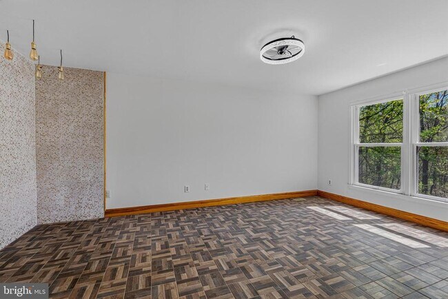 Building Photo - 1646 Stowe Rd