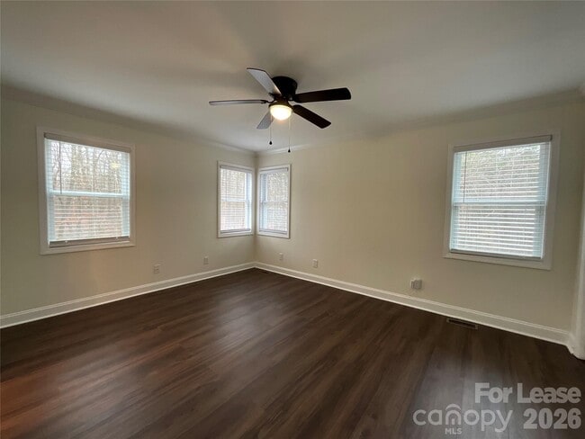 Building Photo - 11431 Howell Center Dr