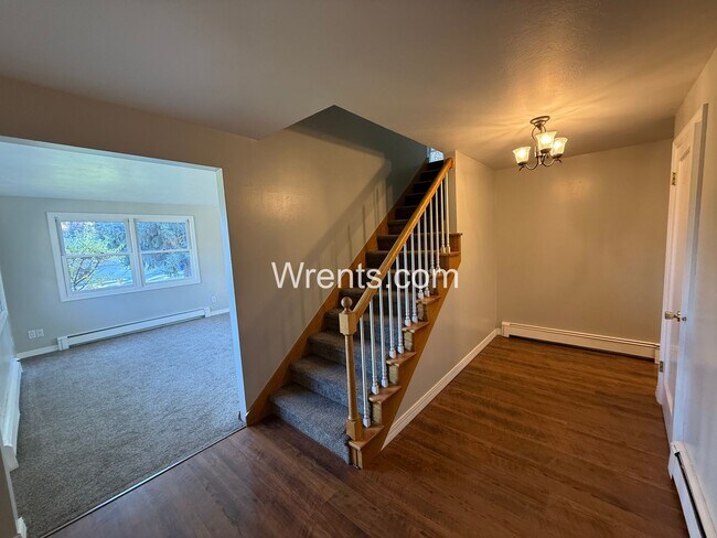 Building Photo - Spacious 6-Bedroom Home with Pool & Multiple Fireplaces – Great Northside Location!