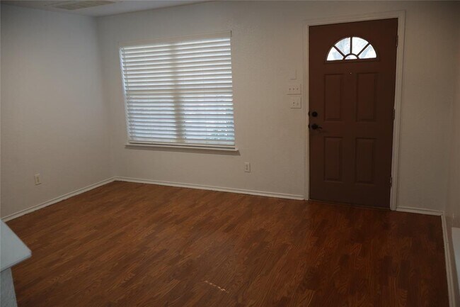 Building Photo - 5204 Mathra Dr