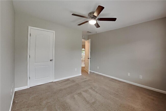 Building Photo - 3930 Summit Gate Dr