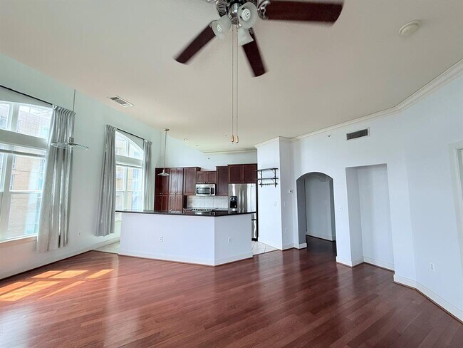 Building Photo - 1010 Rosine St