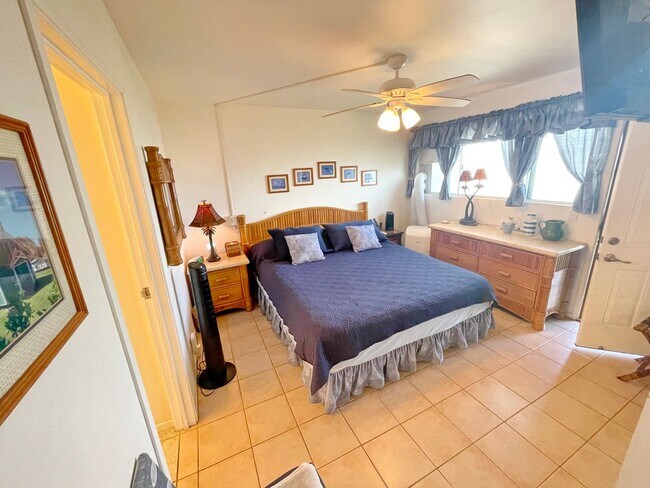 Building Photo - Live the Maui Dream – Modern 2-Bed, 2-Bath...