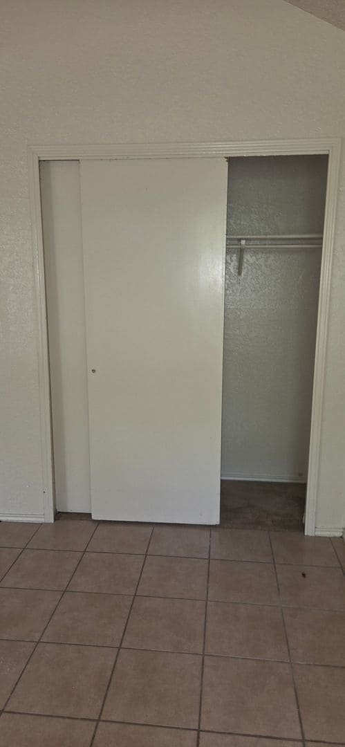 Building Photo - 2405 Kilgore Dr