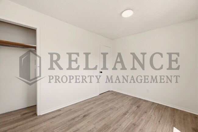 Building Photo - 322 S Jonathan St