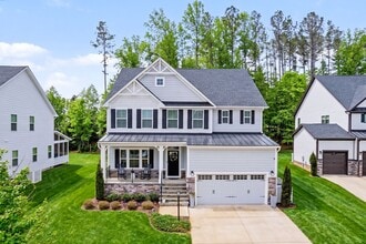 Building Photo - 4 Bedroom Executive Home located in Magnolia Green