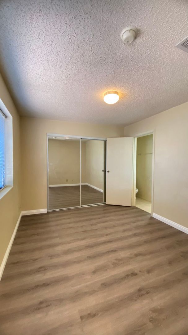 Building Photo - 6424 W Dearborn Ct