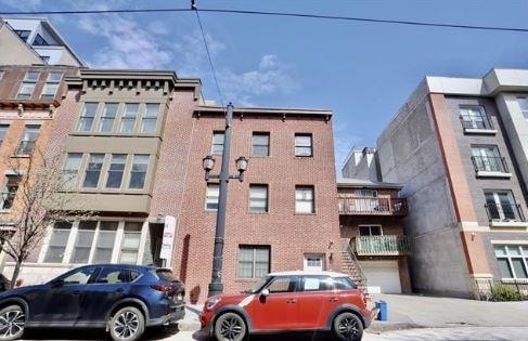 Building Photo - 136 Essex St