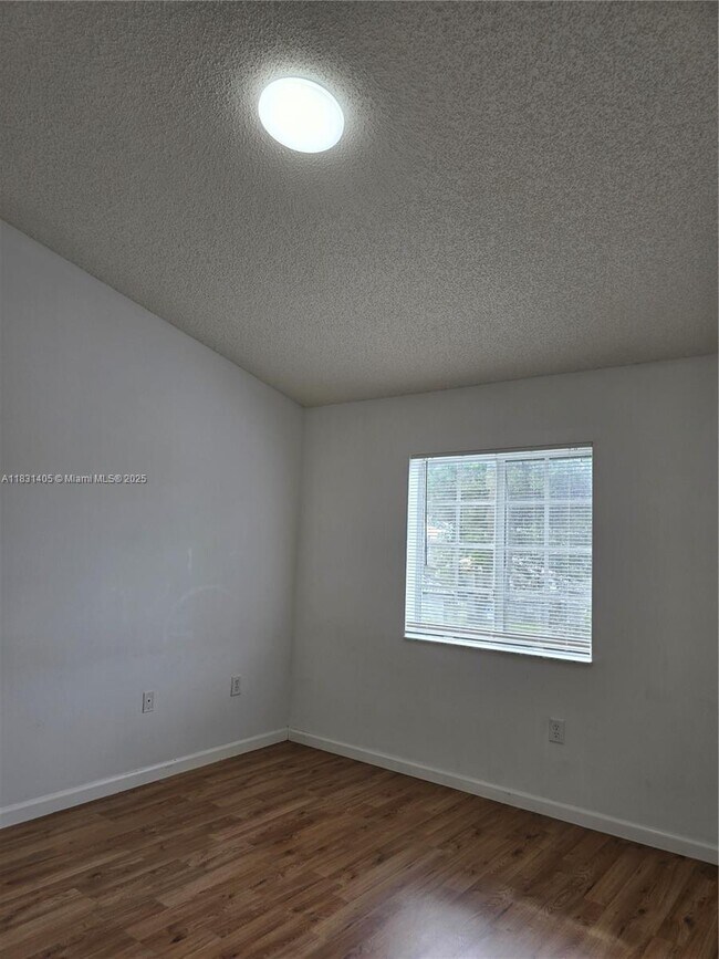 Building Photo - 14045 SW 121st Pl