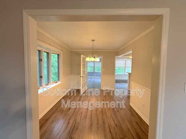 Building Photo - 4050 Leafmore St