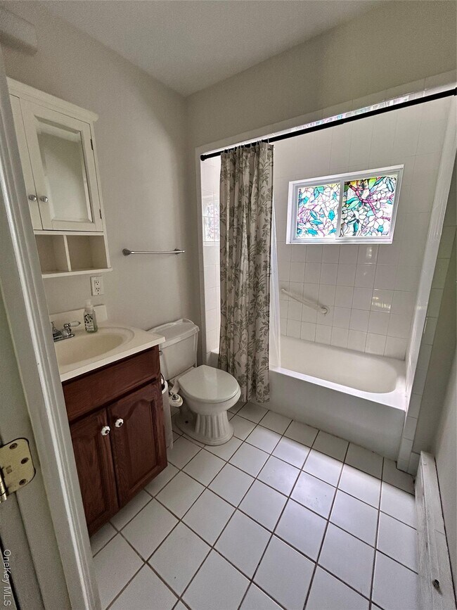 Building Photo - 24 Arnold Ave