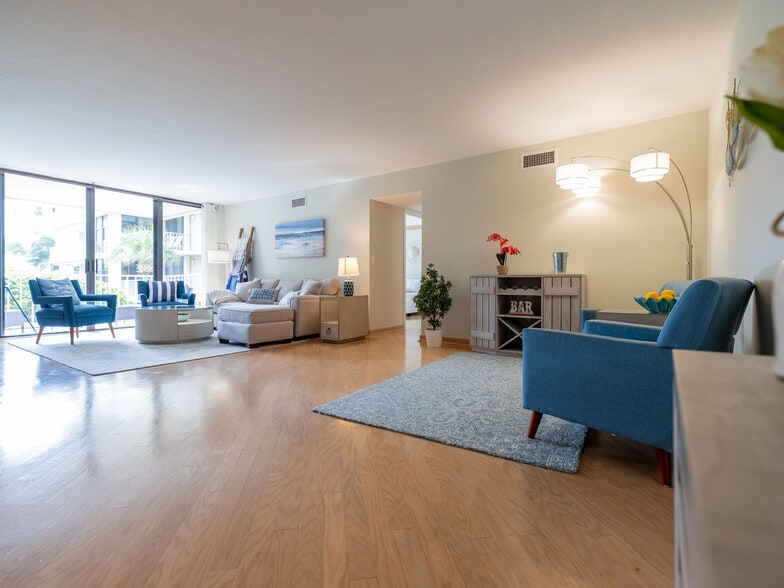 Building Photo - 3200 S Ocean Blvd