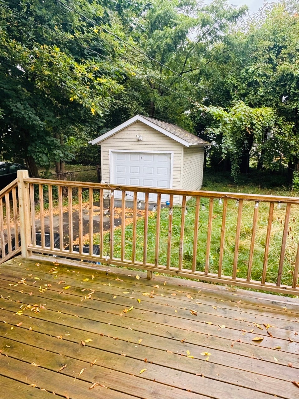 private deck - 606 E 103rd St