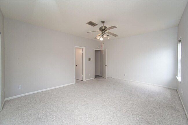 Building Photo - 8101 El Mundo St