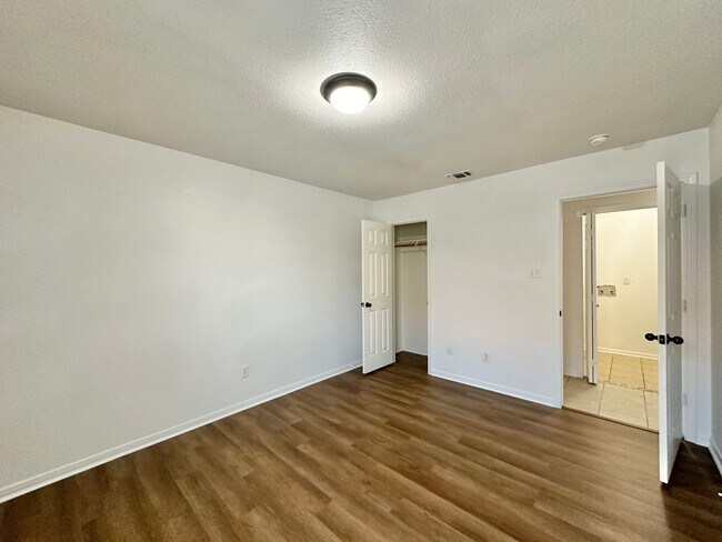 Building Photo - 2608 Seabiscuit Dr
